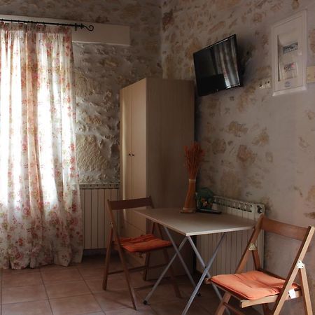 Artemisia Traditional Home Choudetsi Экстерьер фото